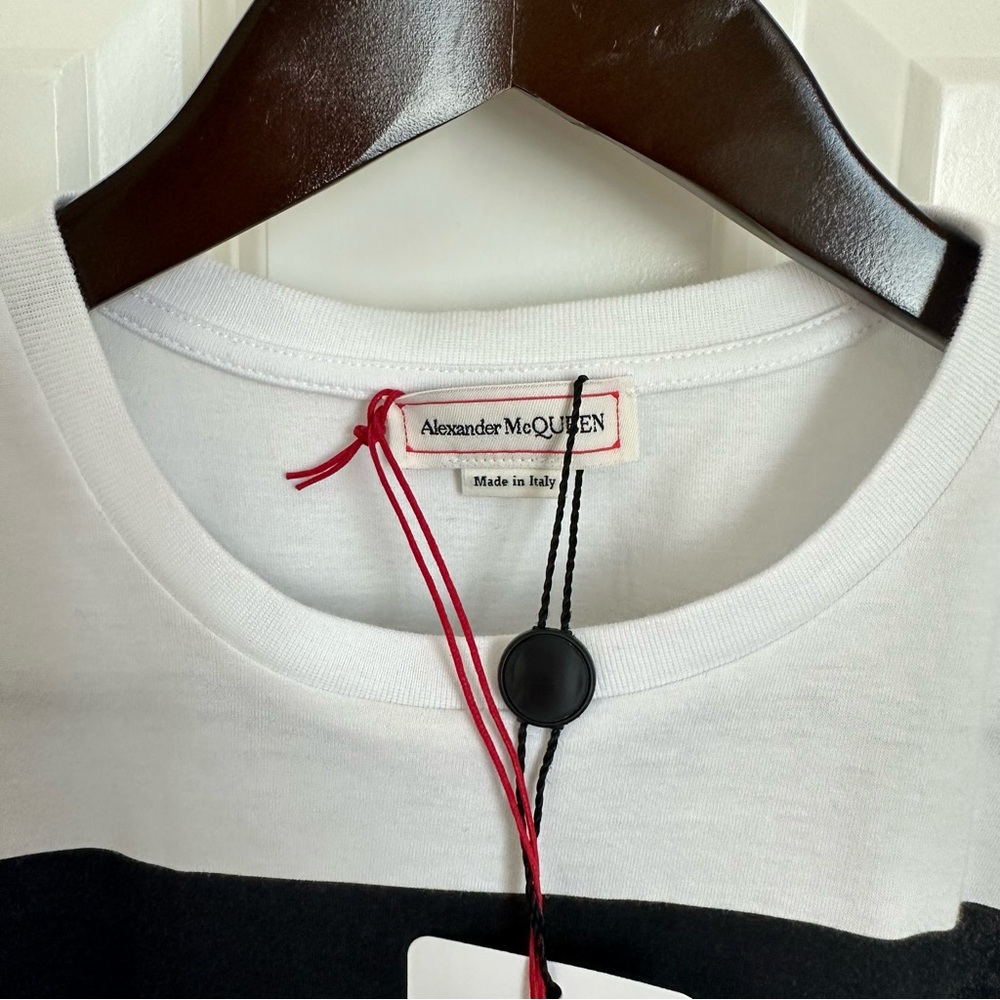 SOLD! NWT Alexander McQueen Graphic Printed Crewneck T-Shirt Size: IT40 165/88A - Picture 12 of 16